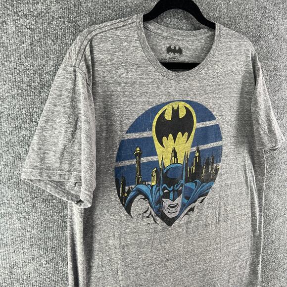 Batman Shirt Mens Large Gray T-shirt Logo Super Hero Comfort DC Comics - Picture 3 of 9